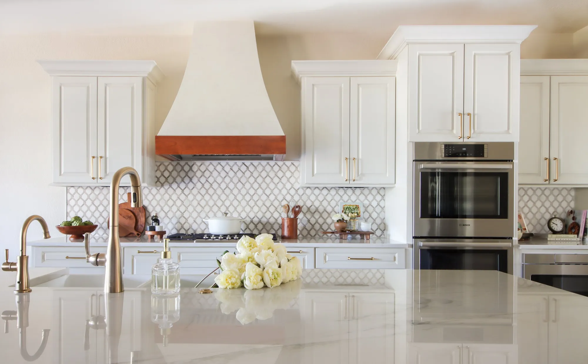 Granite vs. Quartz Countertops: Choosing the Perfect Surface for Your San Antonio Kitchen
