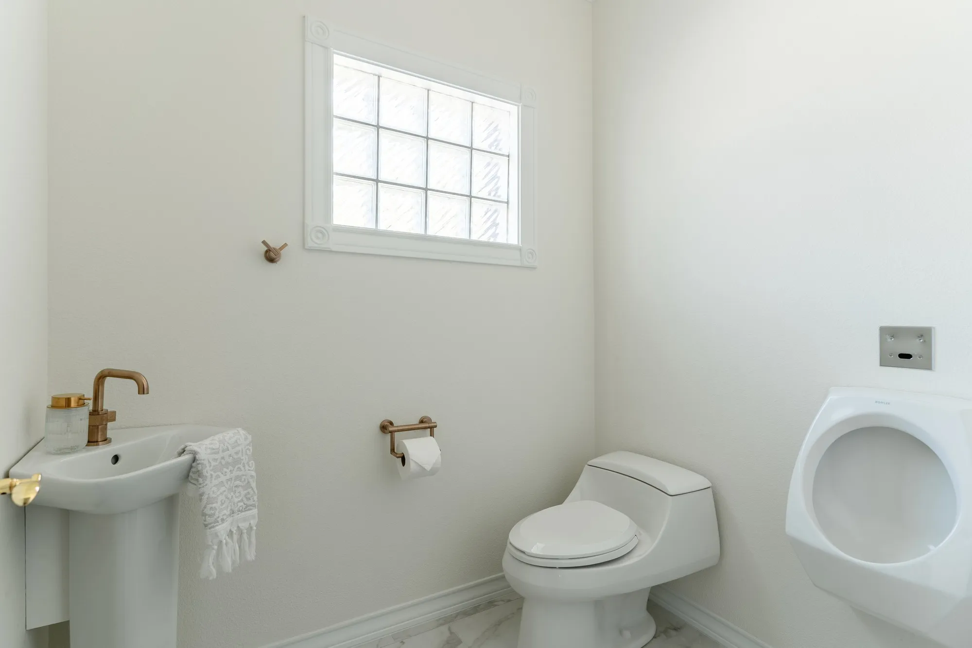 R7300100-HDR-2.jpg