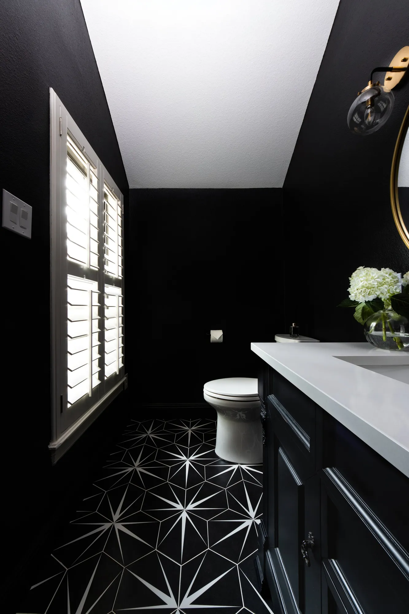 From Minimalism to Maximalism: 2025’s Bold Patterns and Statement Pieces