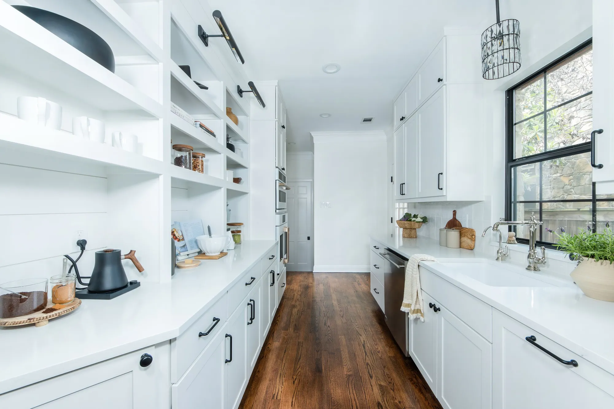 Embracing Elegance: 5 Reasons to Incorporate a Butler's Pantry in Your Kitchen Remodel