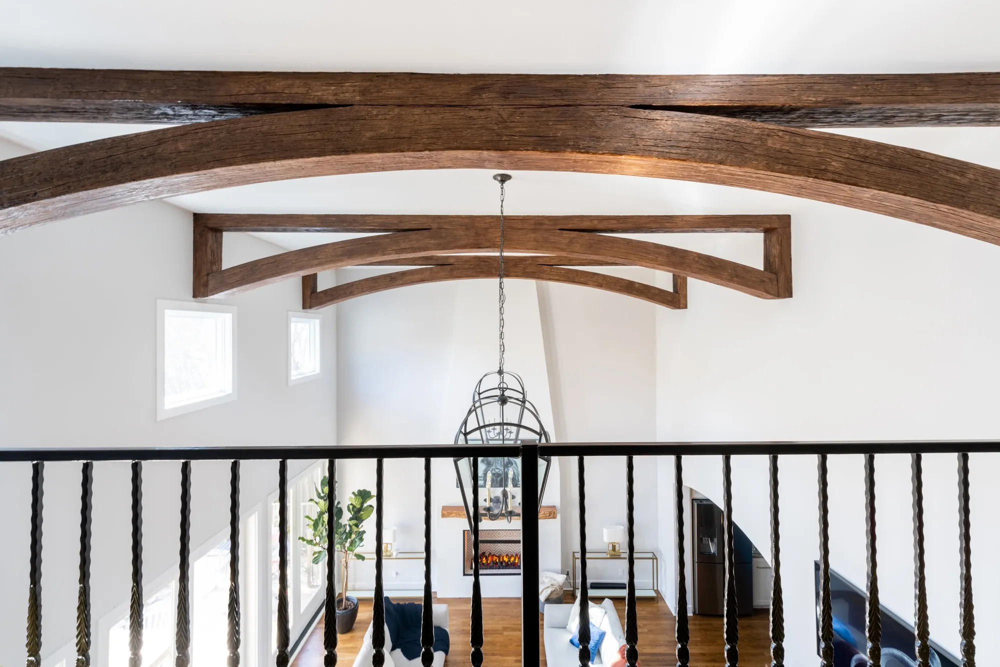 4 Ways to Elevate Your Ceiling Design