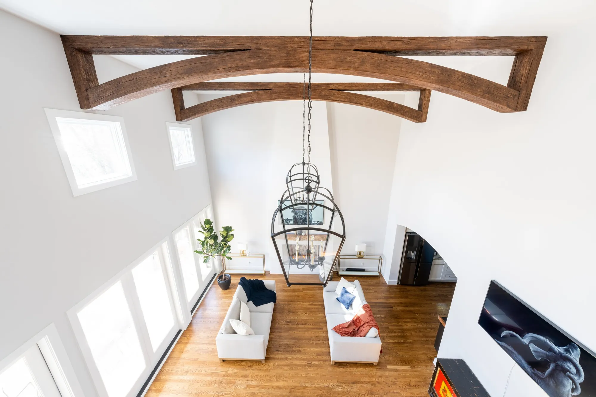 High Ceilings, High Style: Why San Antonio Homeowners Are Reaching Upward