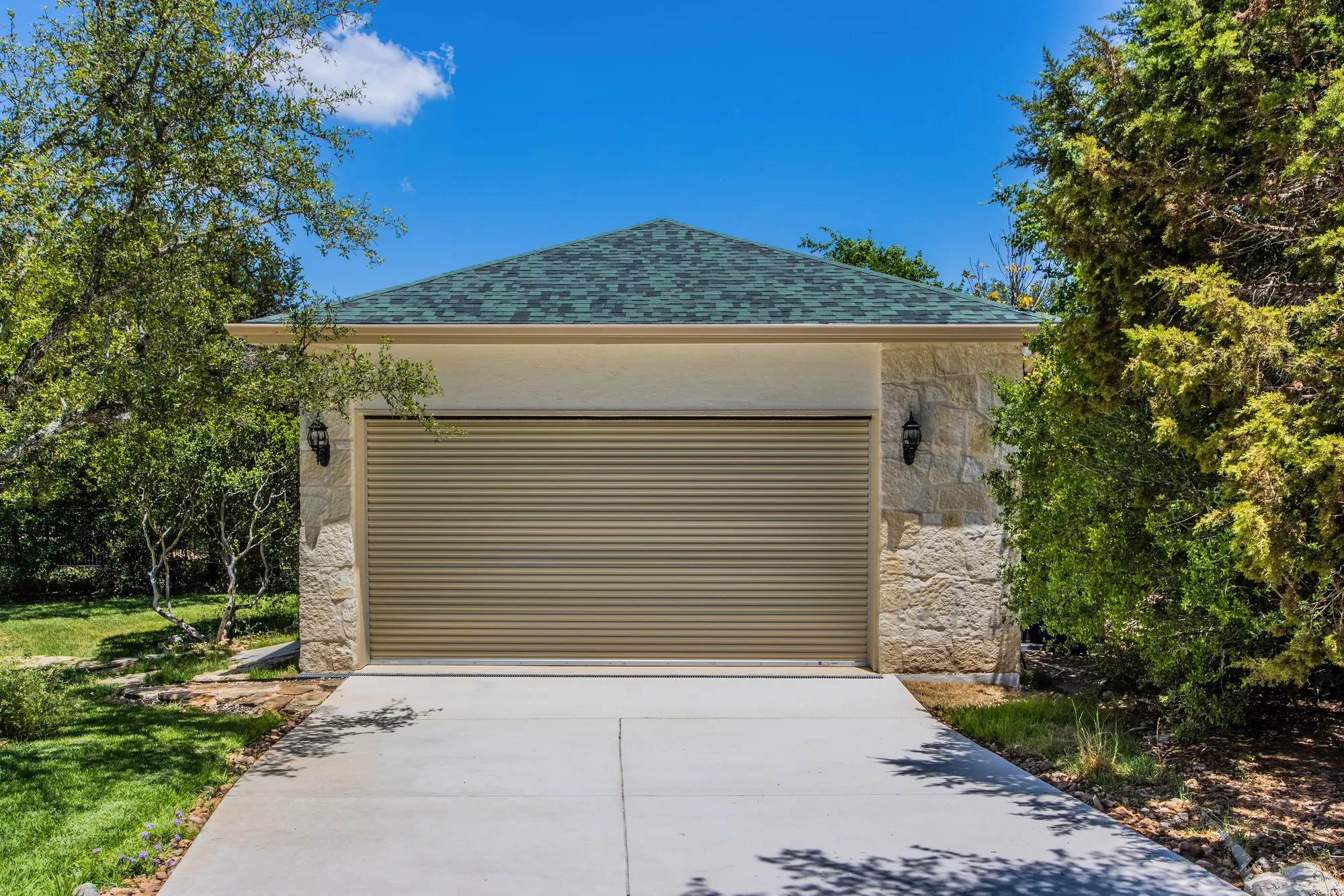 6 Ways to Remodel Your Garage!