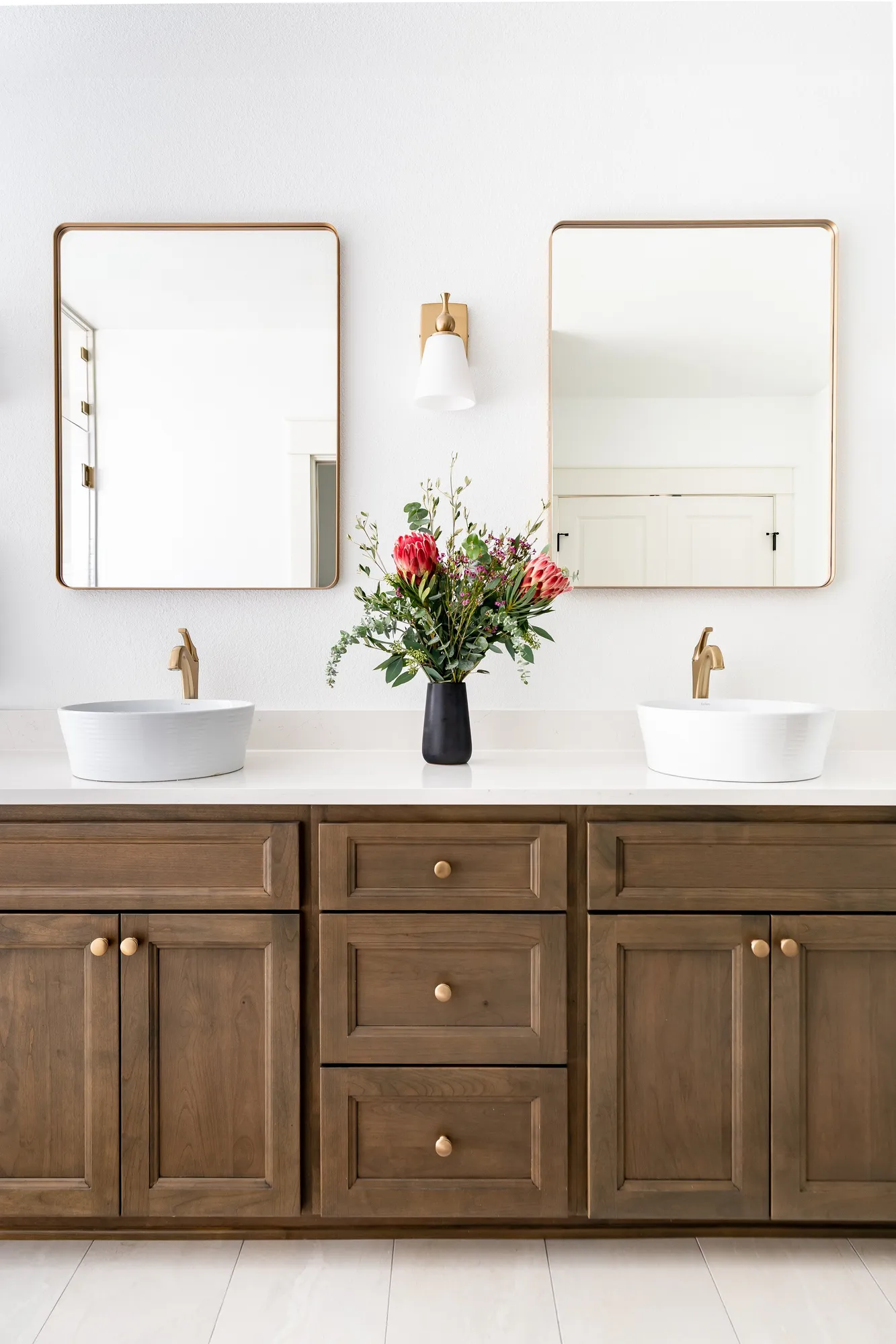 6 Tips for Selecting the Perfect Cabinet Pulls